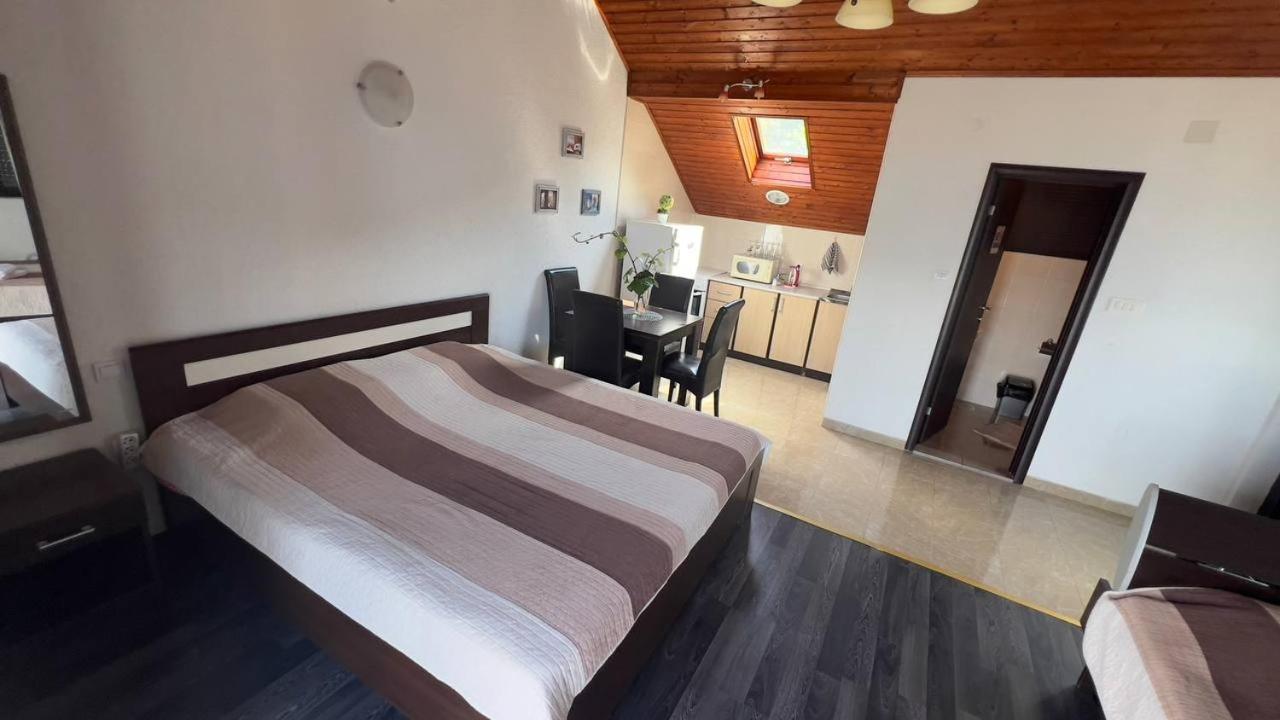 Apartments Arina Krasići Bagian luar foto