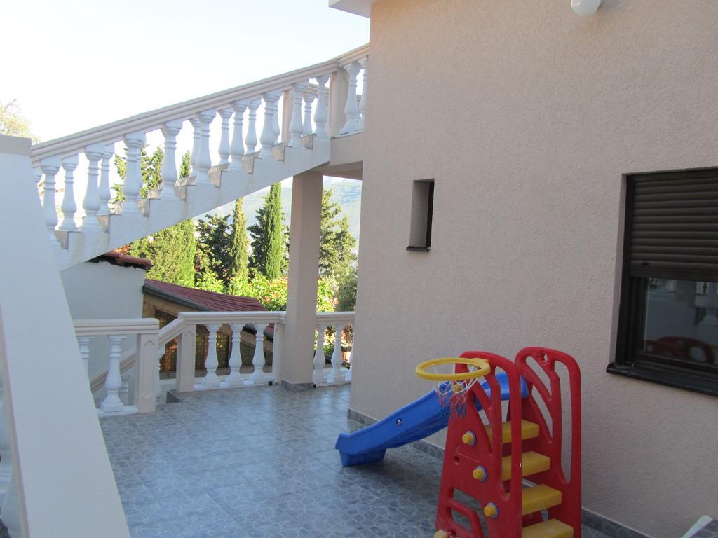 Apartments Arina Krasići Bagian luar foto